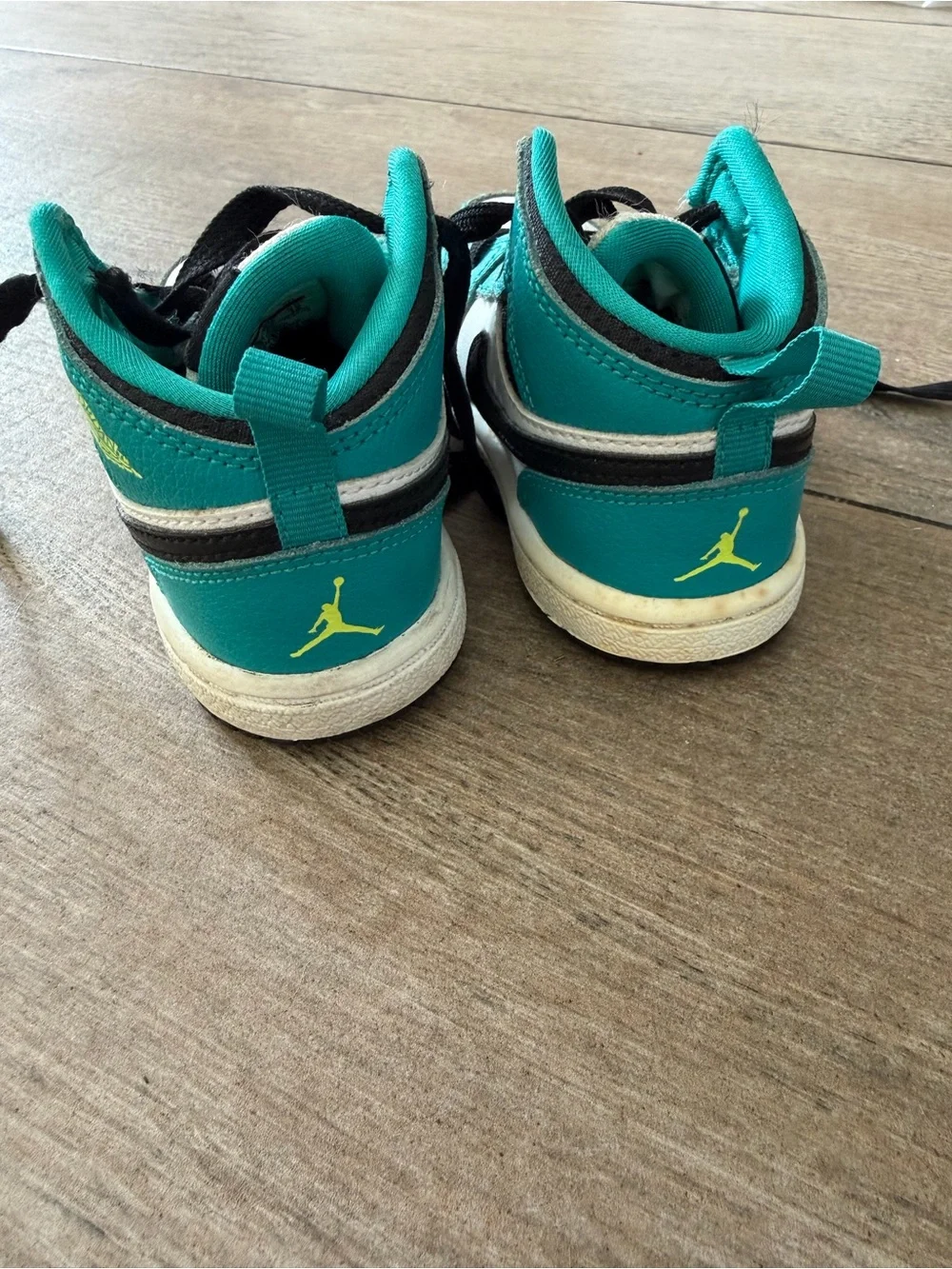 Nike Air Jordan Sneakers - Toddler 6C - Teal White Black High-Top